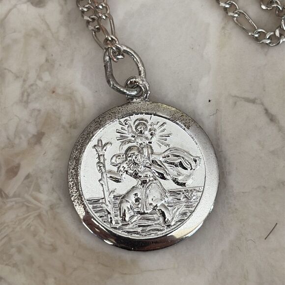 Vintage Rembrandt Sterling Silver St. Christopher Medal & 24” Chain - Picture 6 of 11